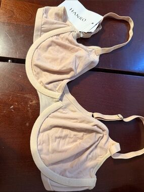 Hanro Nude Wire-Free Cotton Bra in Soft Beige